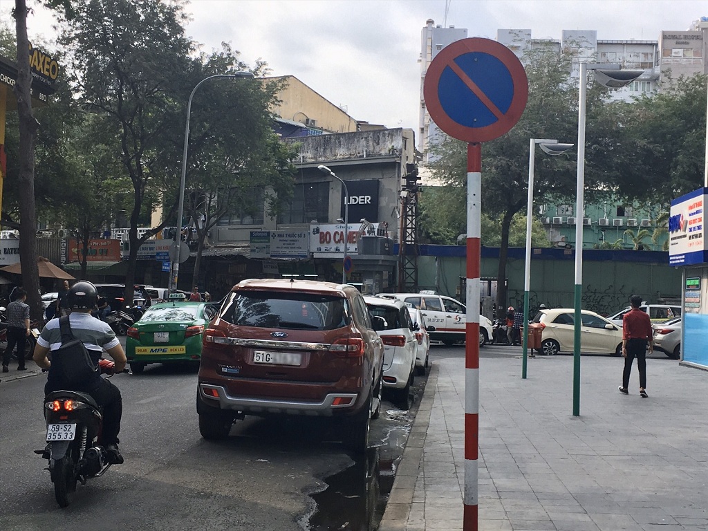 cấm dừng đỗ