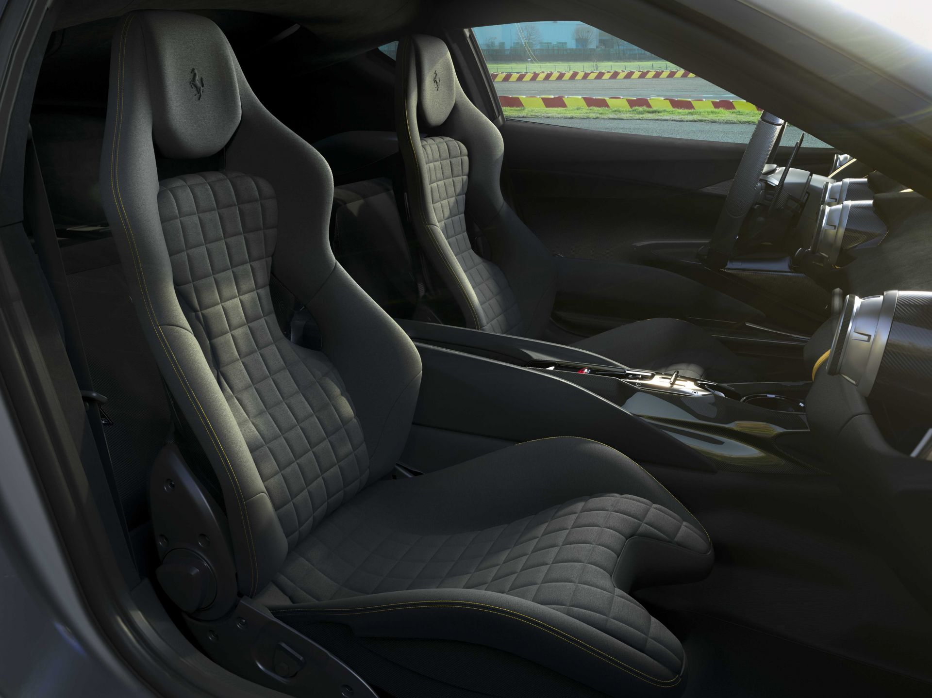 Cabin xe Ferrari thế hệ mới
