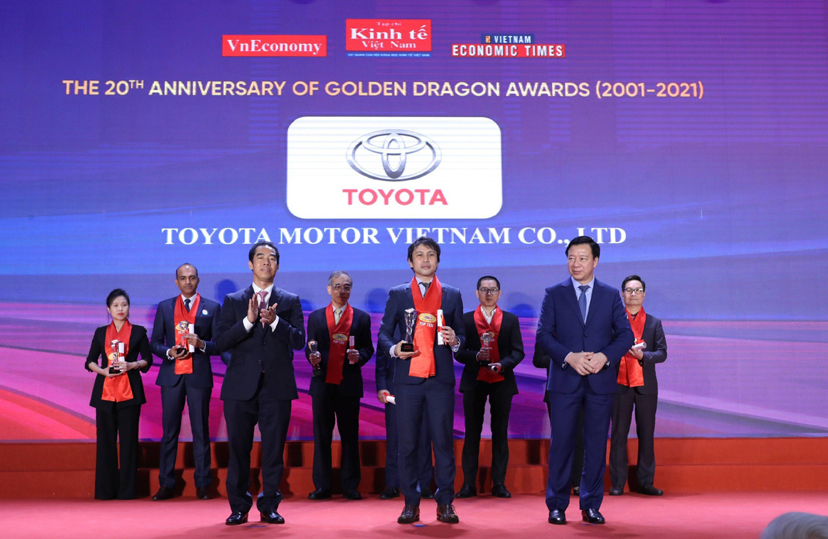 Toyota Việt Nam nhận Giải thưởng Rồng Vàng lần thứ 20