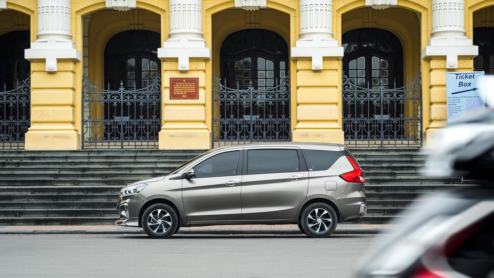Không gian rộng rãi bên trong Ertiga mang đến sự thoải mái tối đa cho hành khách