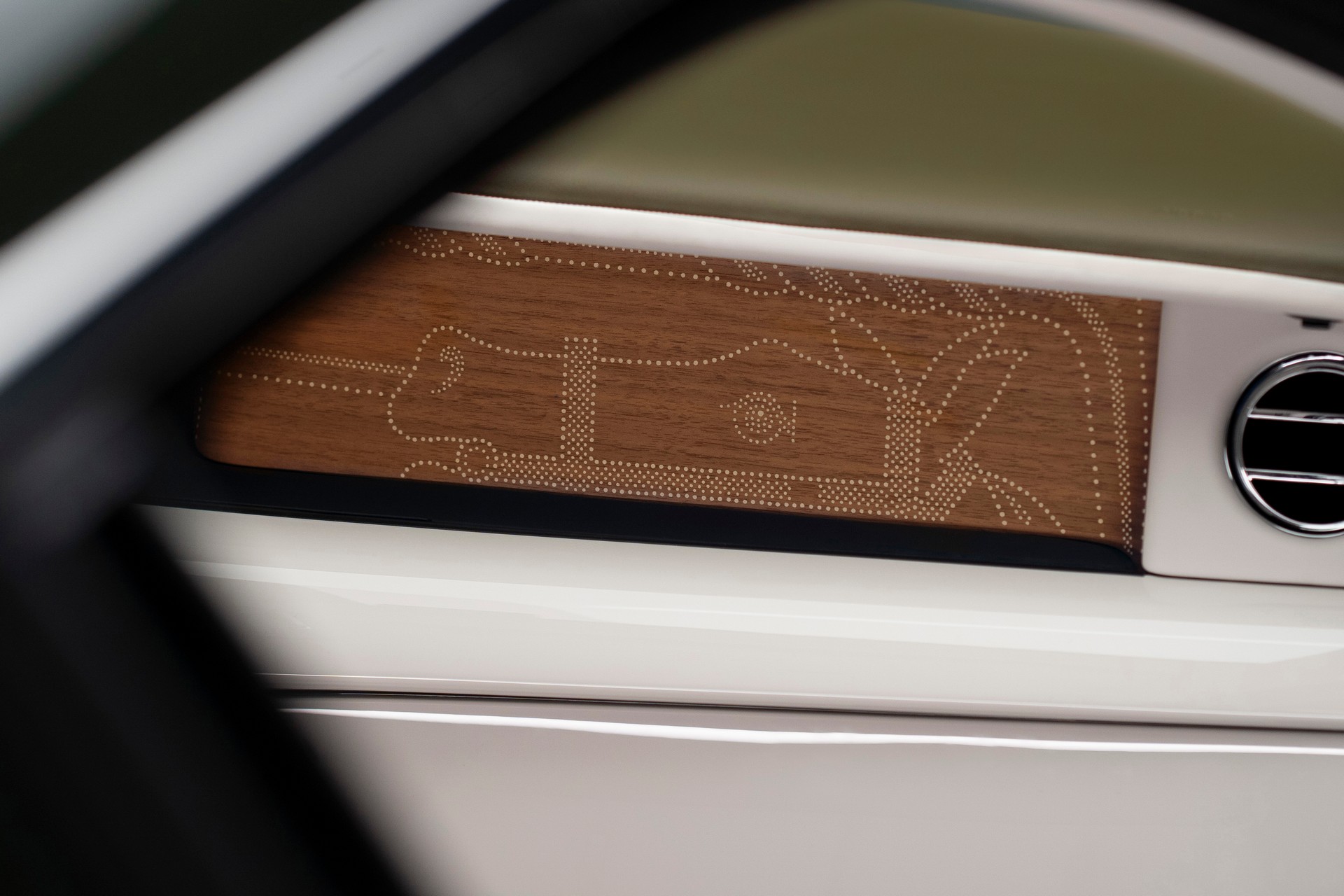 Táp lô xe Rolls Royce Phantom Oribe