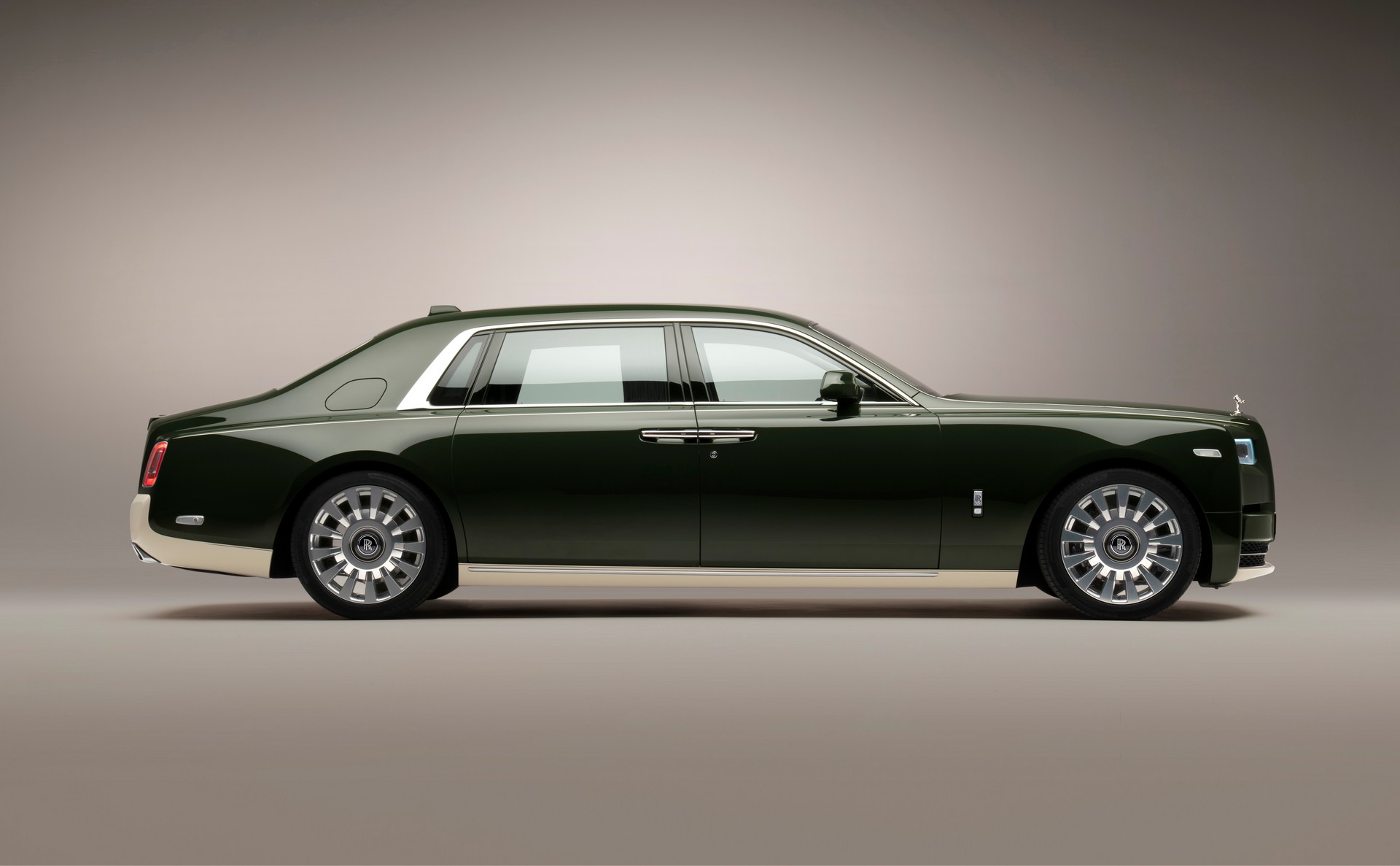 Thân xe Rolls Royce Phantom Oribe