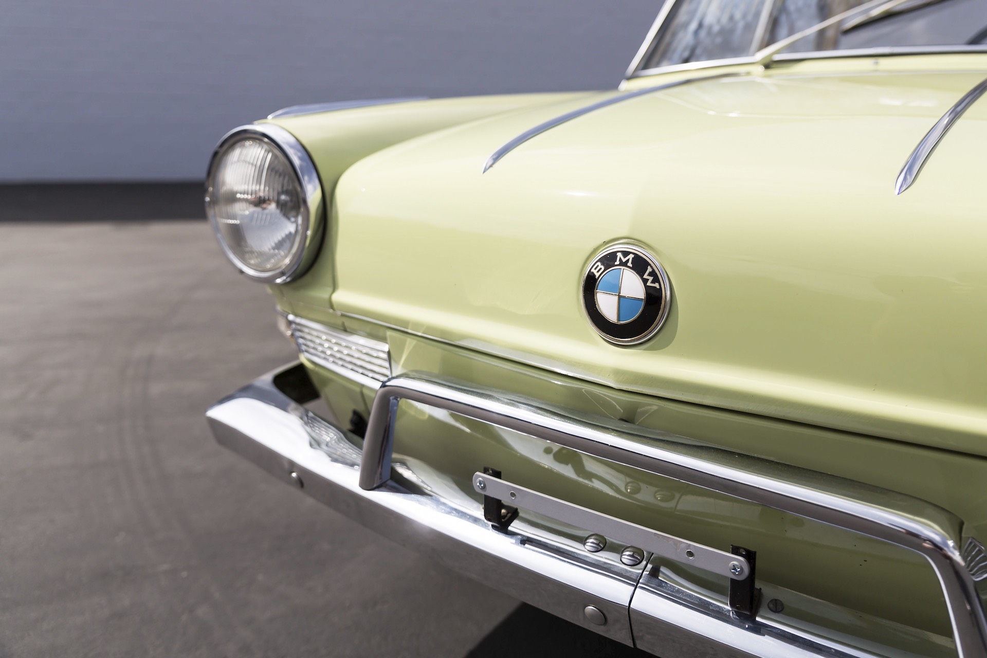 BMW 700 không có lưới tản nhiệt vì động cơ đặt sau