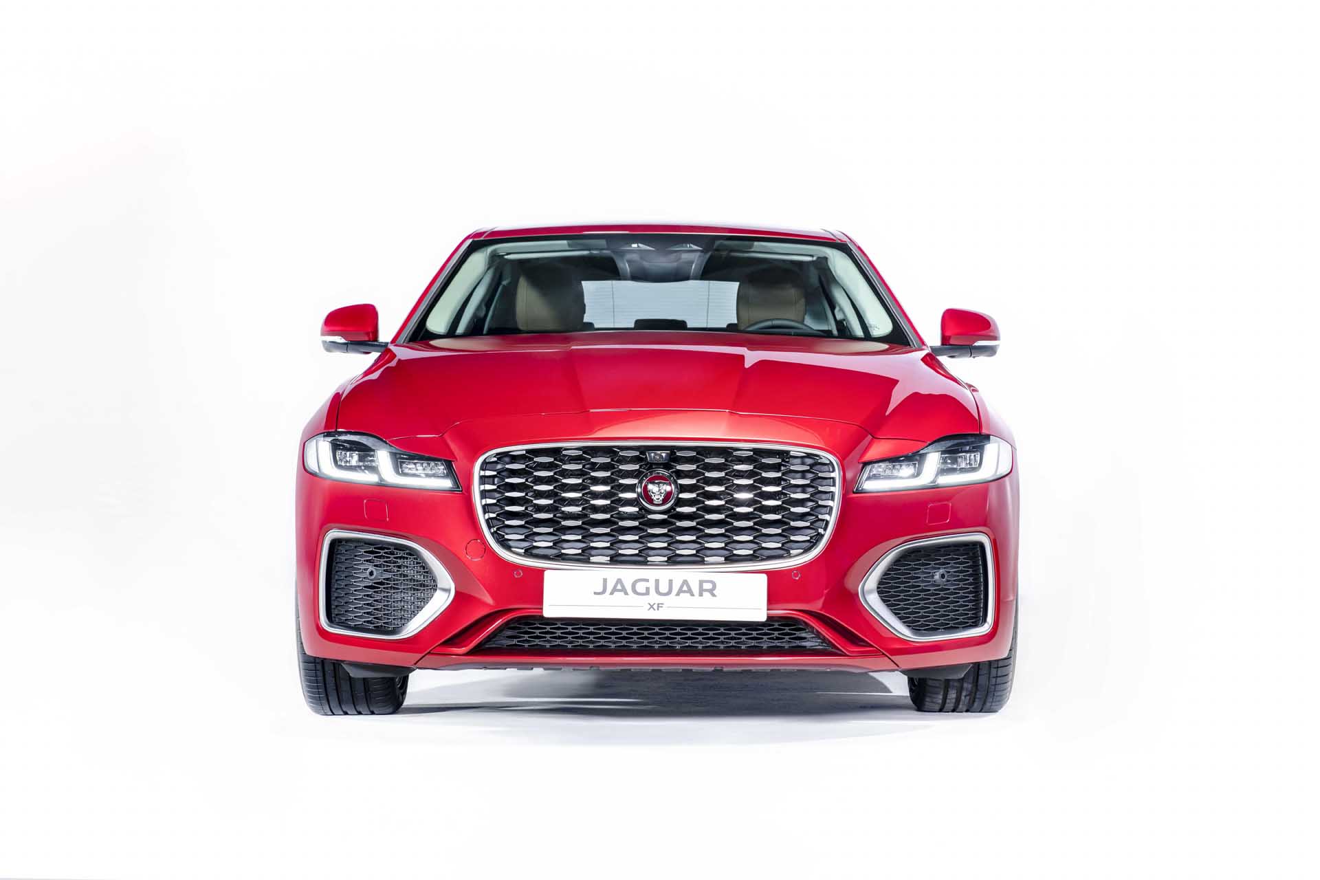 Đầu xe Jaguar XF