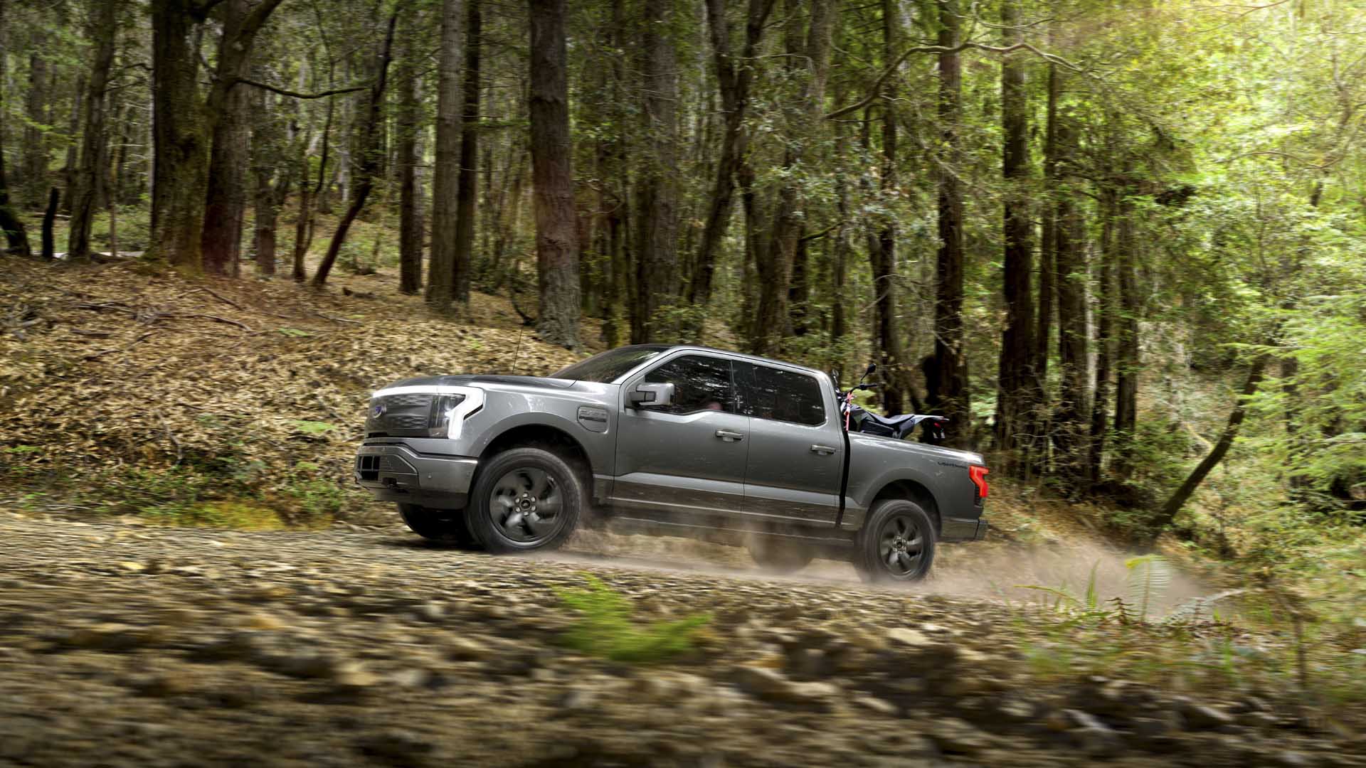 Ford F-150 Lightning là mẫu xe bán tải chạy điện hoàn toàn mới