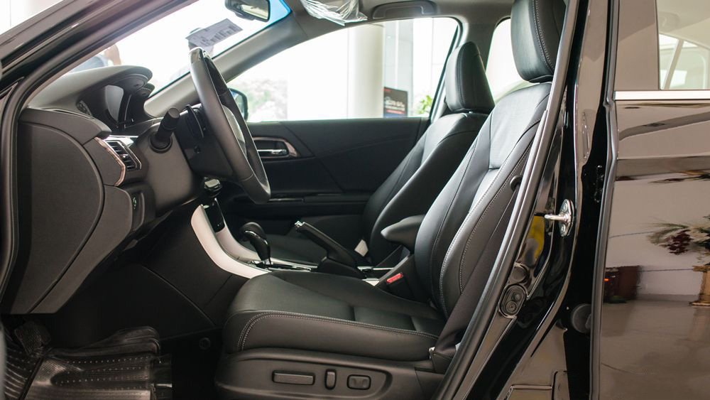 Honda Accord 2016 - Mẫu xe cũ vẫn được các doanh nhân săn đón