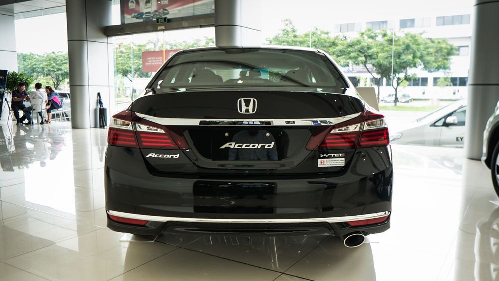 Honda Accord 2016 - Mẫu xe cũ vẫn được các doanh nhân săn đón