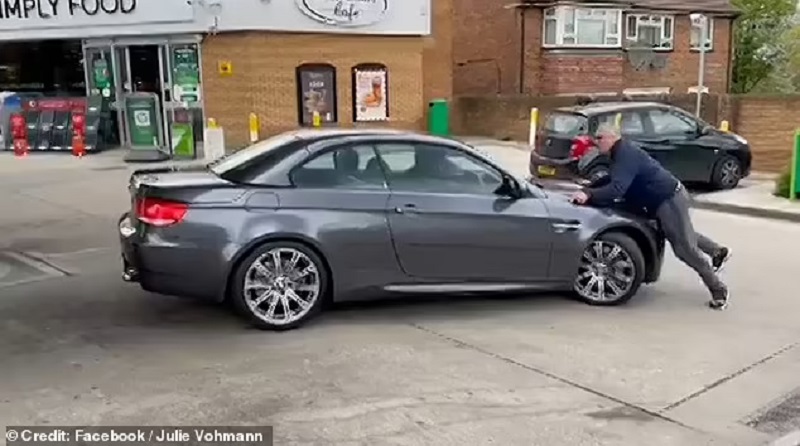 Chủ xe BMW cố ngăn tên trộm