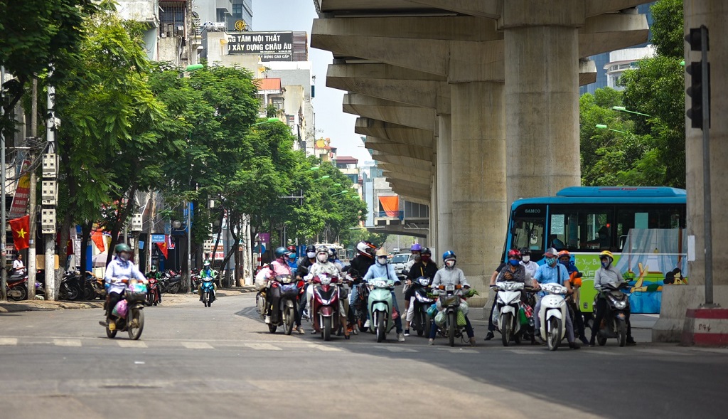 dừng xe chờ đèn đỏ