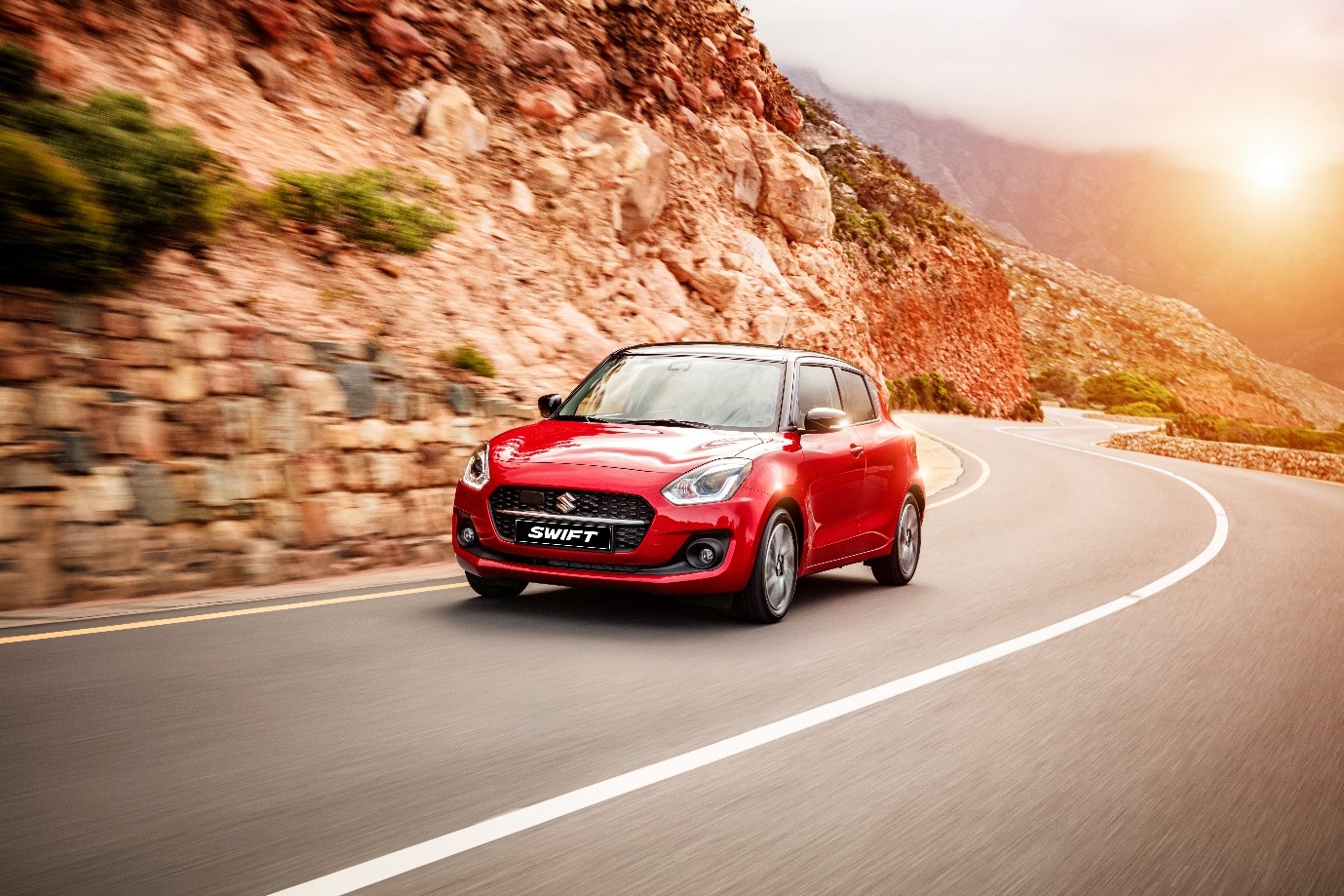 Suzuki Swift 2021 âm thầm cập bến Việt Nam