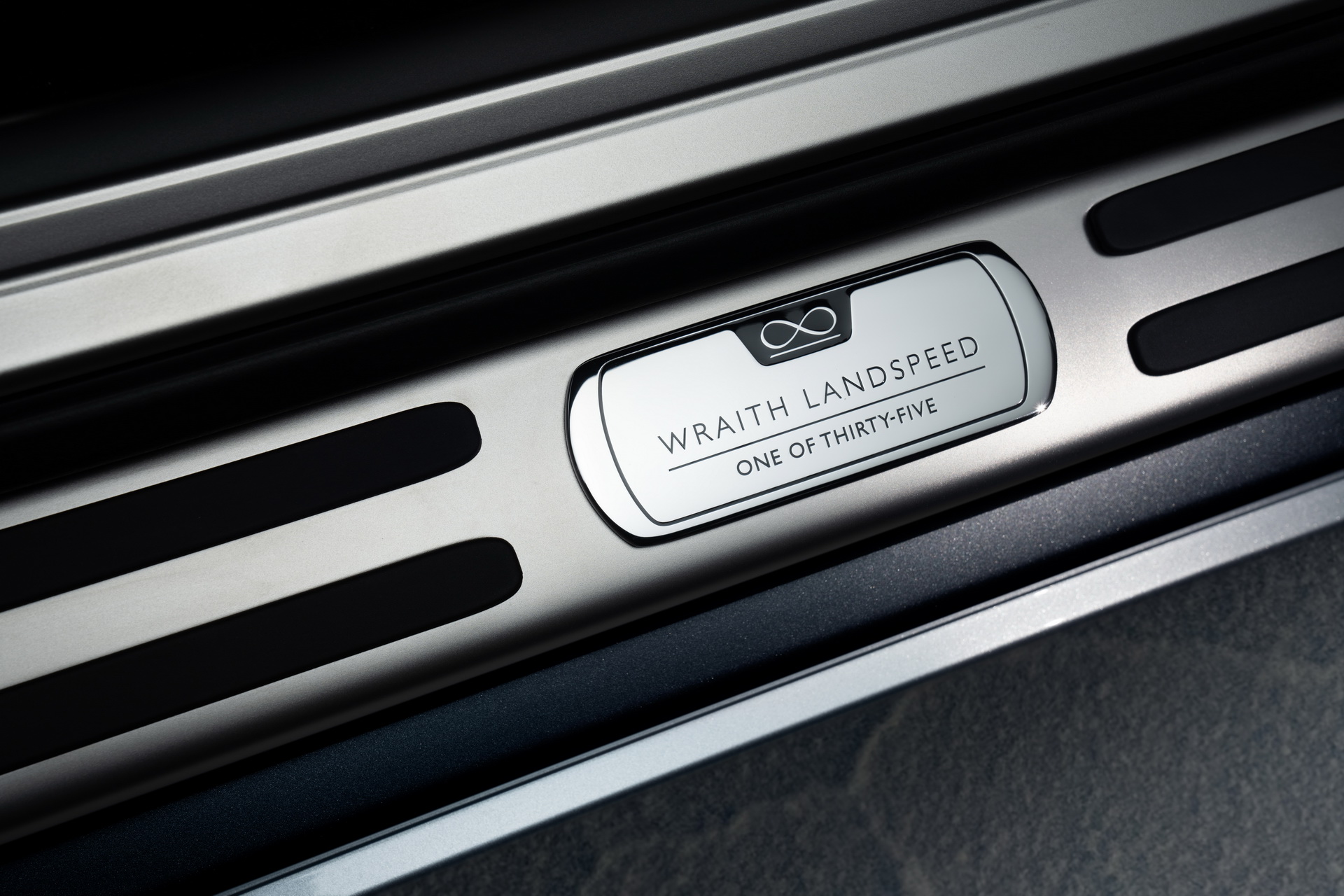 Bảng số thứ tự của Rolls Royce Wraith và Dawn Black Badge Landspeed Collection