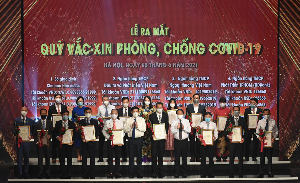 Toyota ủng hộ 10 tỷ đồng cho Qũy Vắc-xin phòng Covid-19