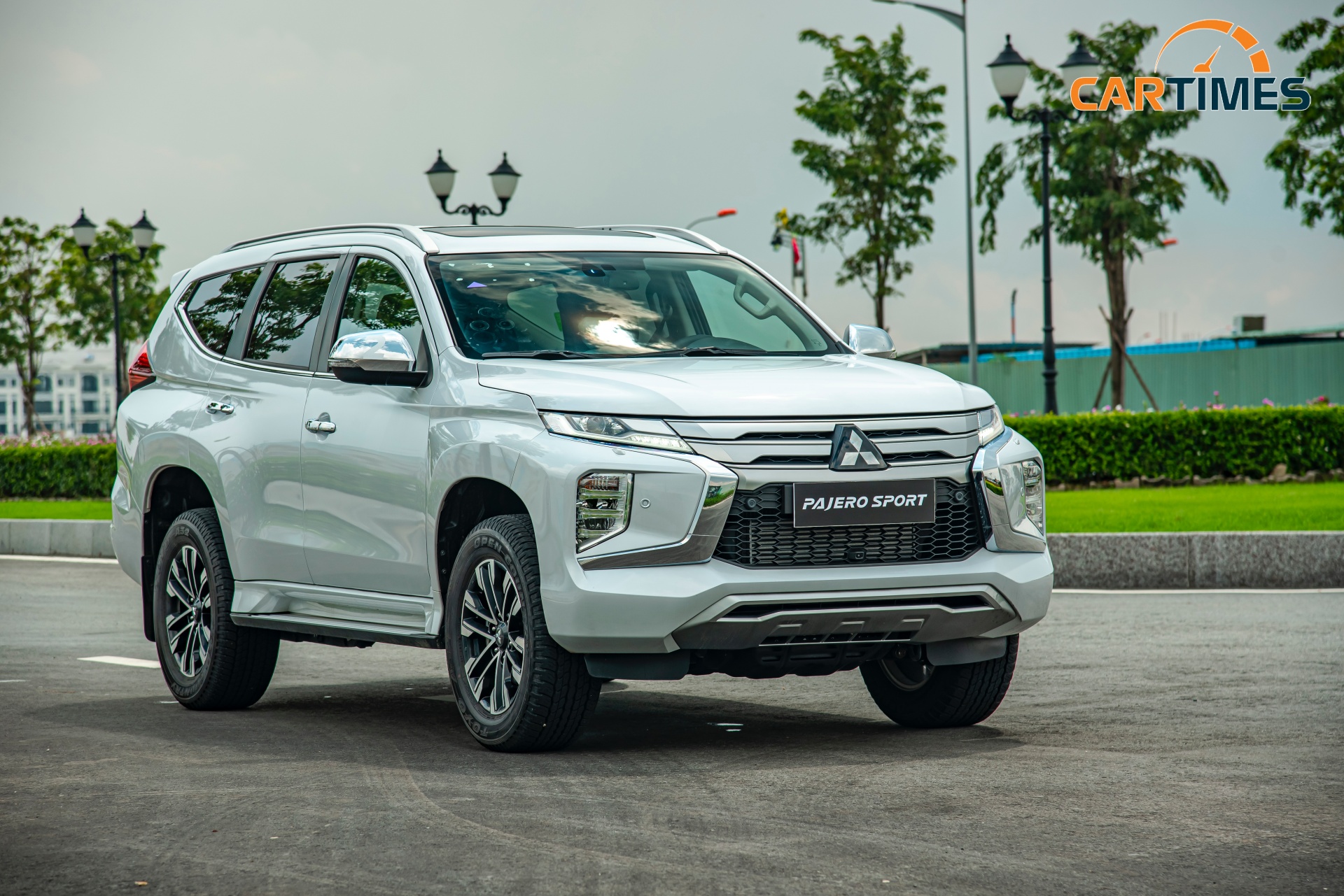 Mitsubishi Pajero Sport 2020 đang được giảm giá tại đại lý