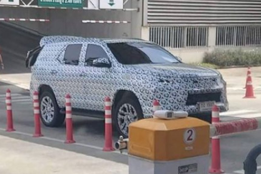 Toyota Fortuner GR Sport sắp xuất hiện?