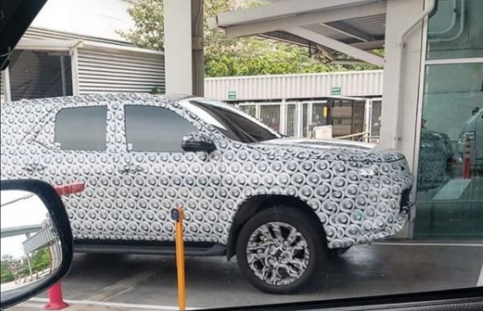 Toyota Fortuner GR Sport sắp xuất hiện?