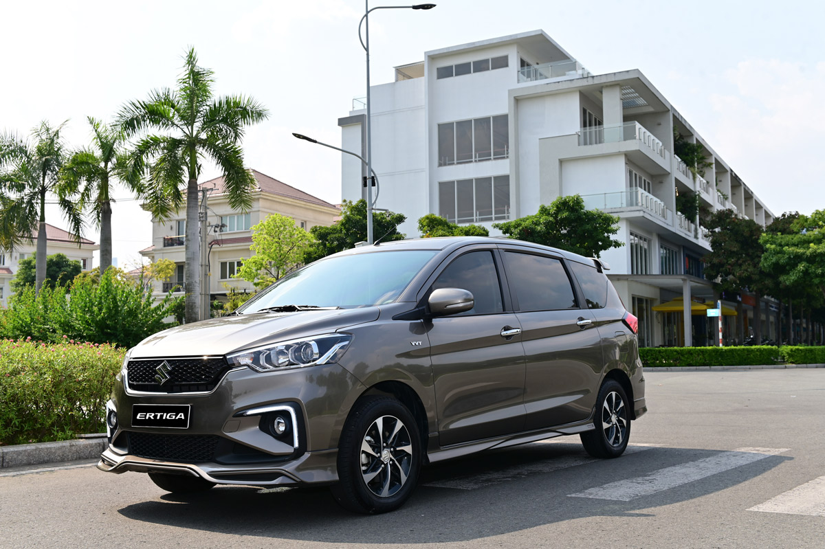 Kiểm tra áp suất lốp thường xuyên giúp xe vận hành ổn định và tăng tuổi thọ lốp xe.
