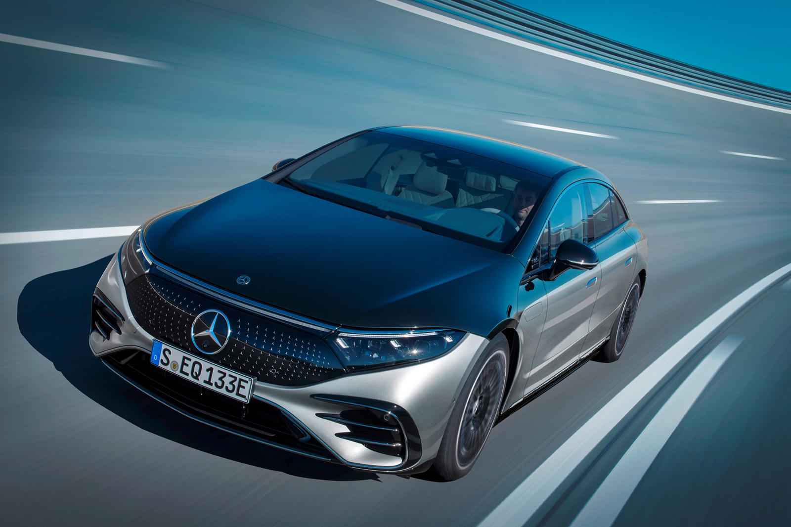 Mercedes chuyển sang đội hình chạy điện hoàn toàn vào năm 2030
