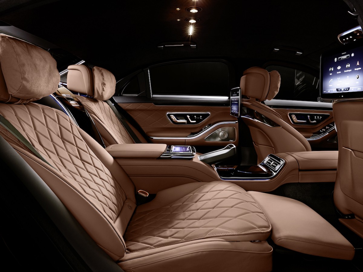 Hàng ghế sau của Mercedes-Benz S 680 Guard 4MATIC