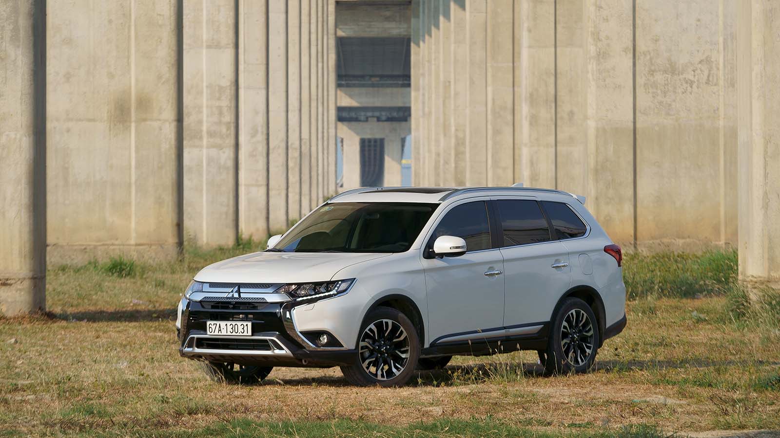 Xe Mitsubishi Outlander