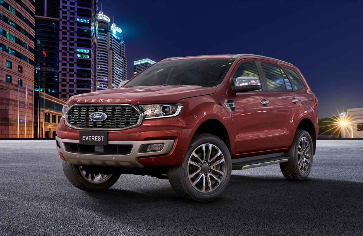 Phiên bản Everest 4WD có thể dễ dàng vượt qua vùng nước sâu tới 800 mm
