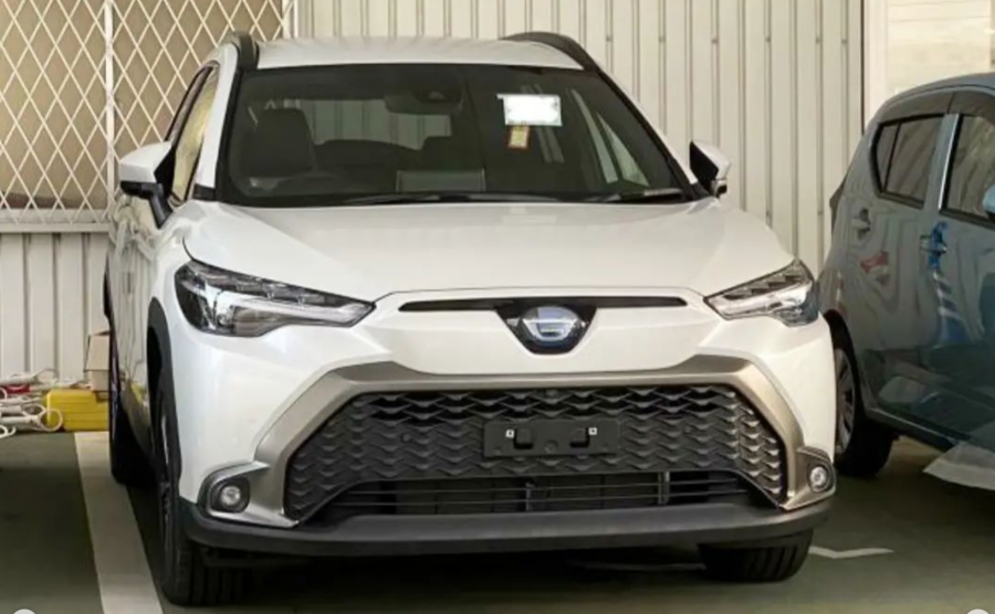 Toyota Corolla Cross bản mới lộ diện trước ngày ra mắt