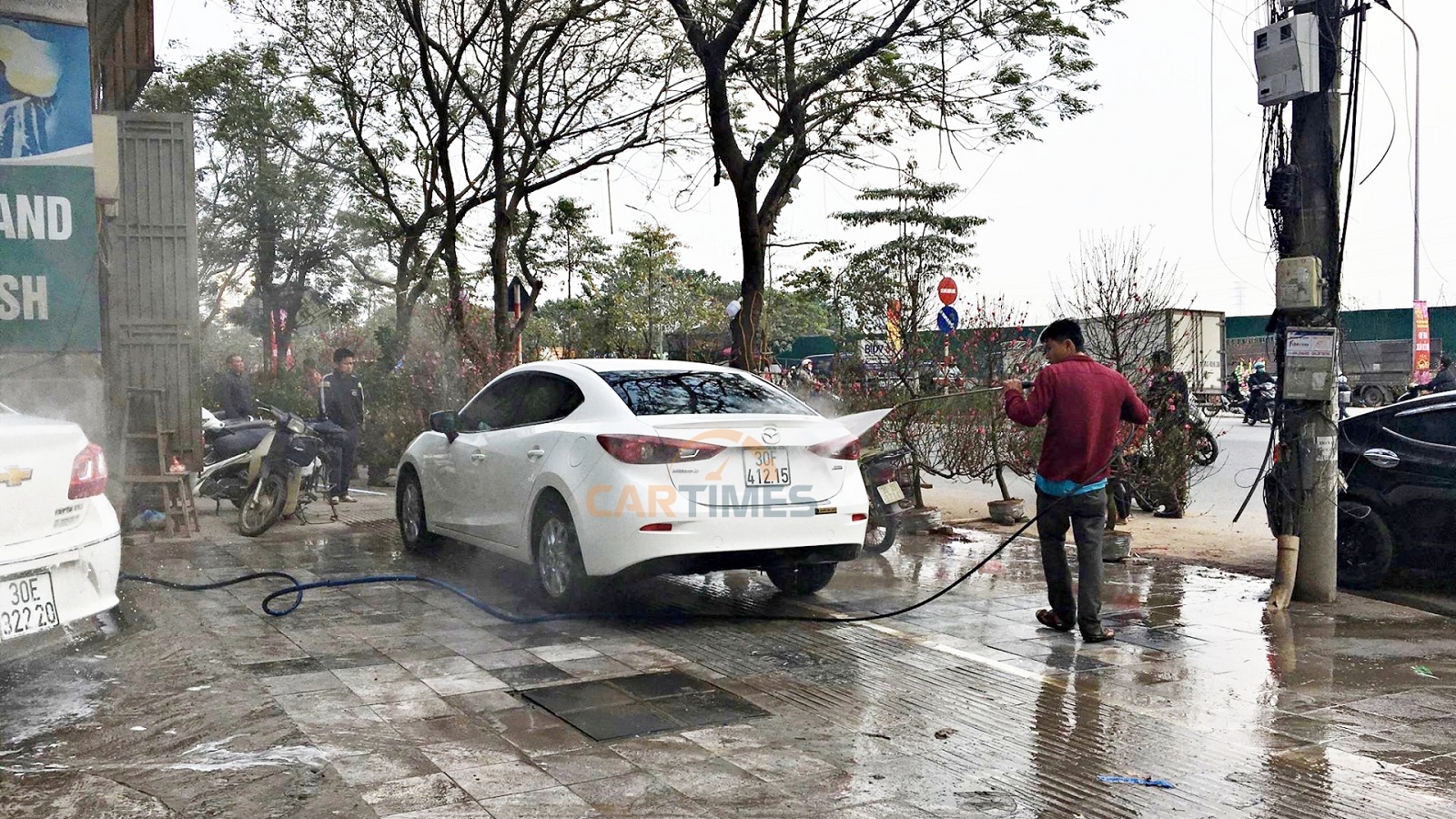 không nên lười rửa xe
