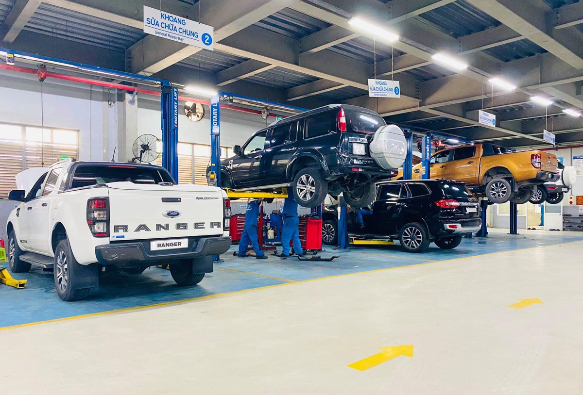 Khách hàng trực tiếp mang xe tới Đại lý và có đặt lịch hẹn trước sẽ được ưu tiên sử dụng dịch vụ Bảo dưỡng nhanh trong vòng 60 phút