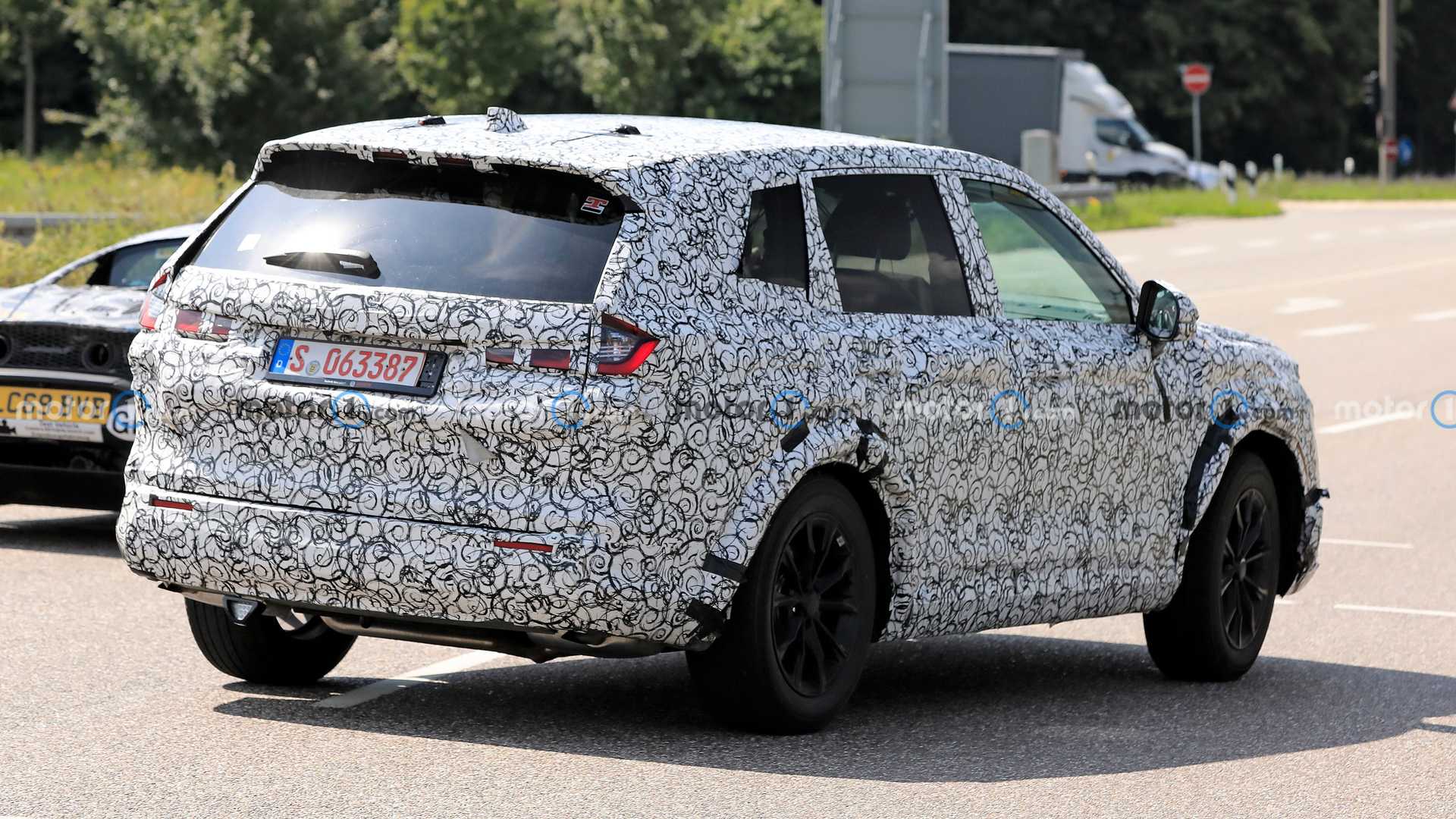 Bên hông xe Honda CR-V 2022