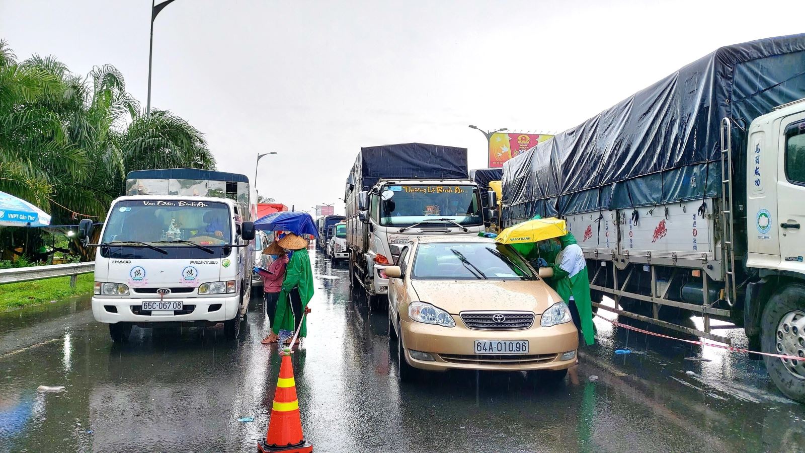 Bộ Giao thông đề nghị không ban hành các "giấy phép con"