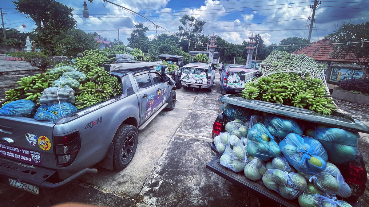 05_CLB Pickup and Friends (PNF) hỗ trợ vận chuyển nhu yếu phẩm (*Hoạt động do CLB chủ động triển khai)