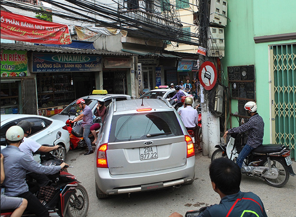 khó quay xe trong đường hẹp