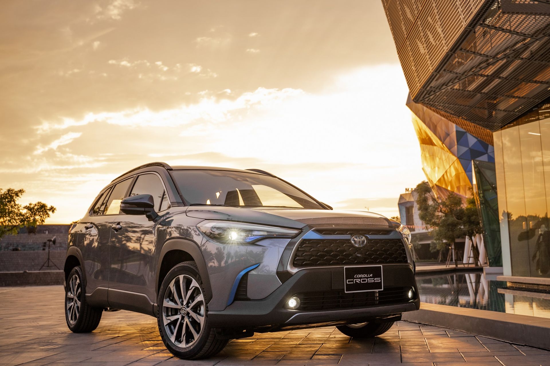 Toyota Corolla Cross tiếp tục gây sốc