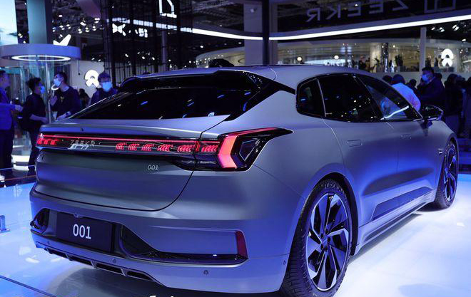 doanh số bán xe ở Trung Quốc vẫn tăng trưởng trong năm 2021