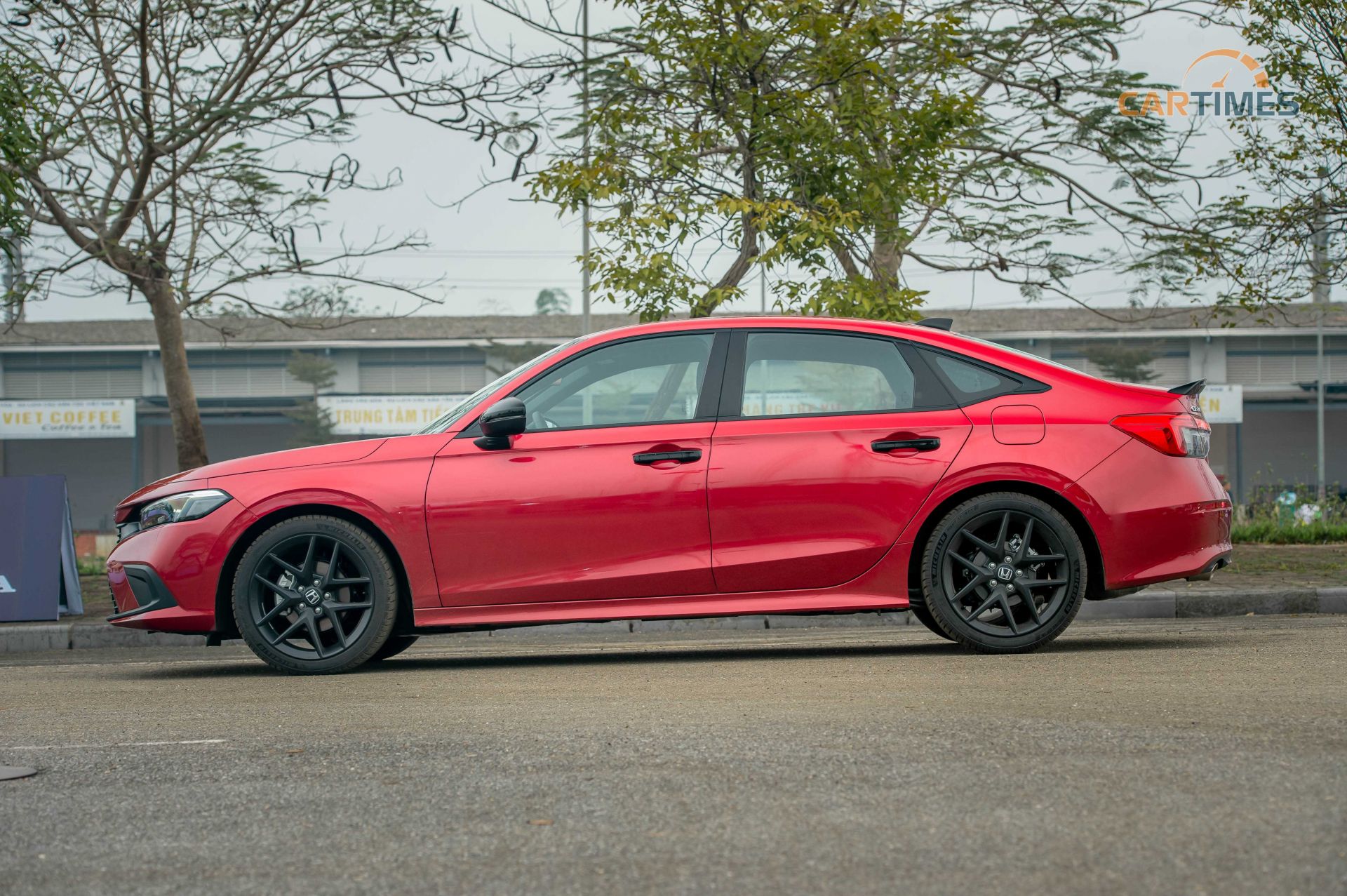 Thiết kế bên hông xe Honda Civic RS
