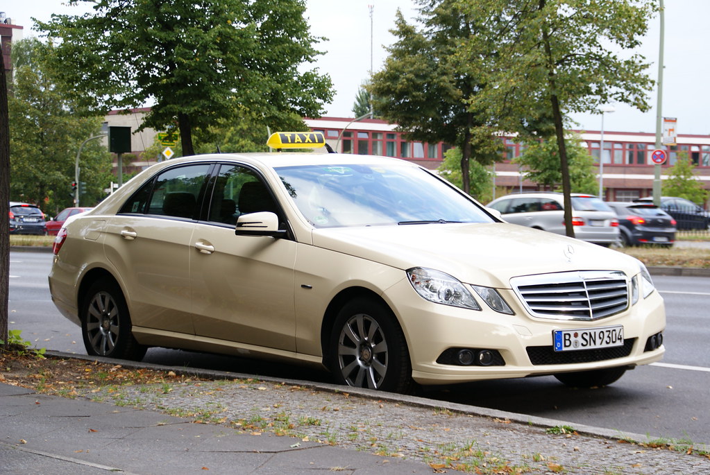 Taxi Mercedes-Benz