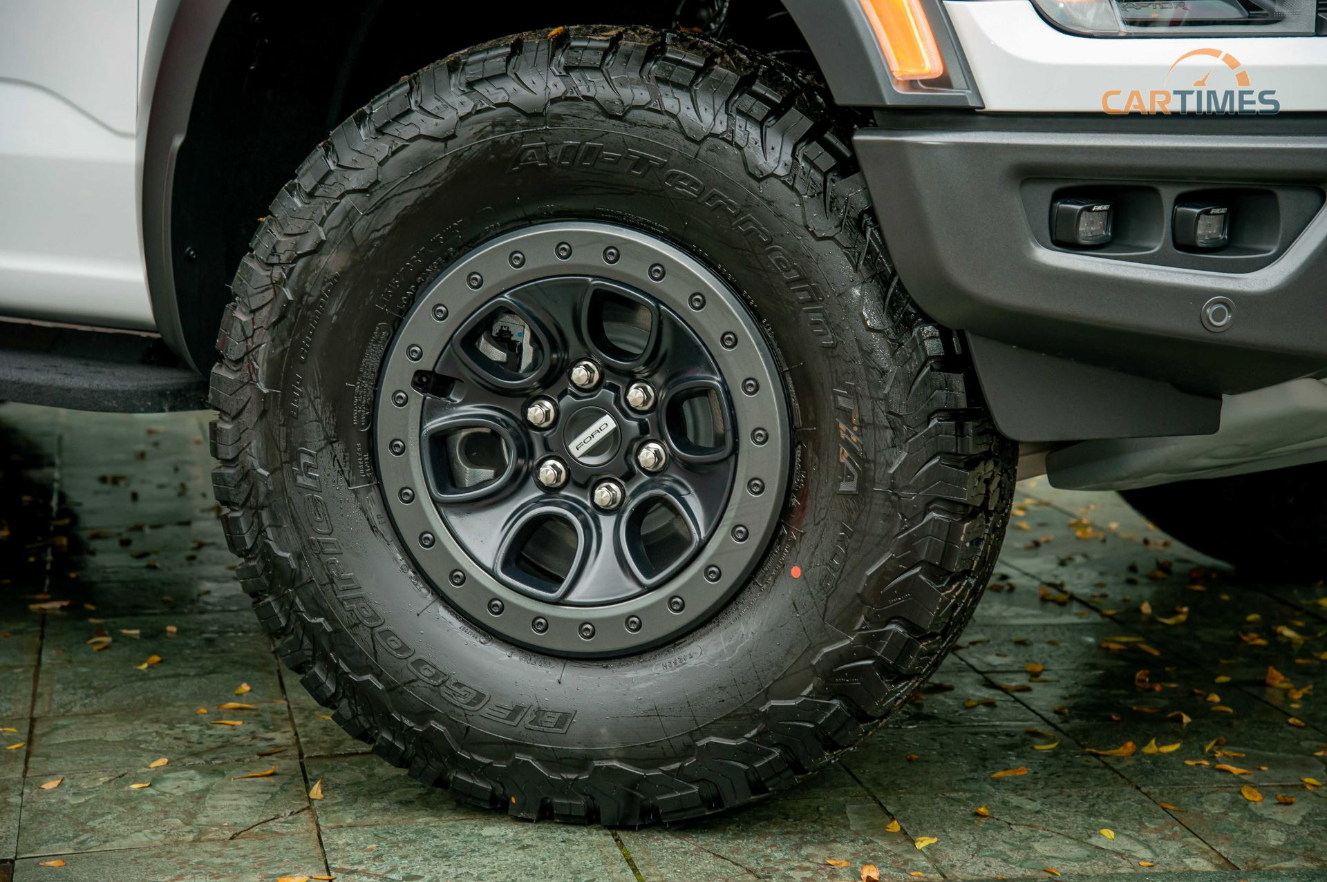 Bộ la zăng và lốp Ford F-150 Raptor 2022 