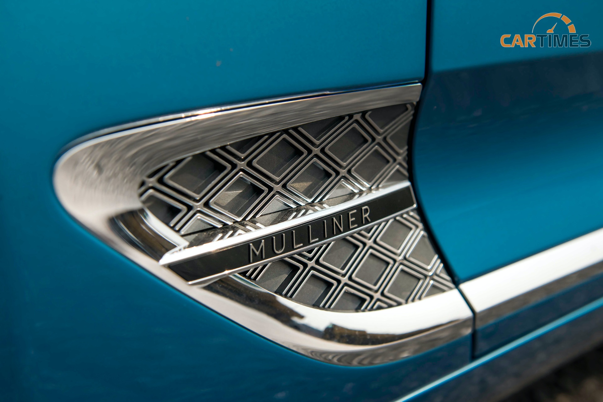 Ốp thân xe Bentley Continental GT V8 Mulliner 2022