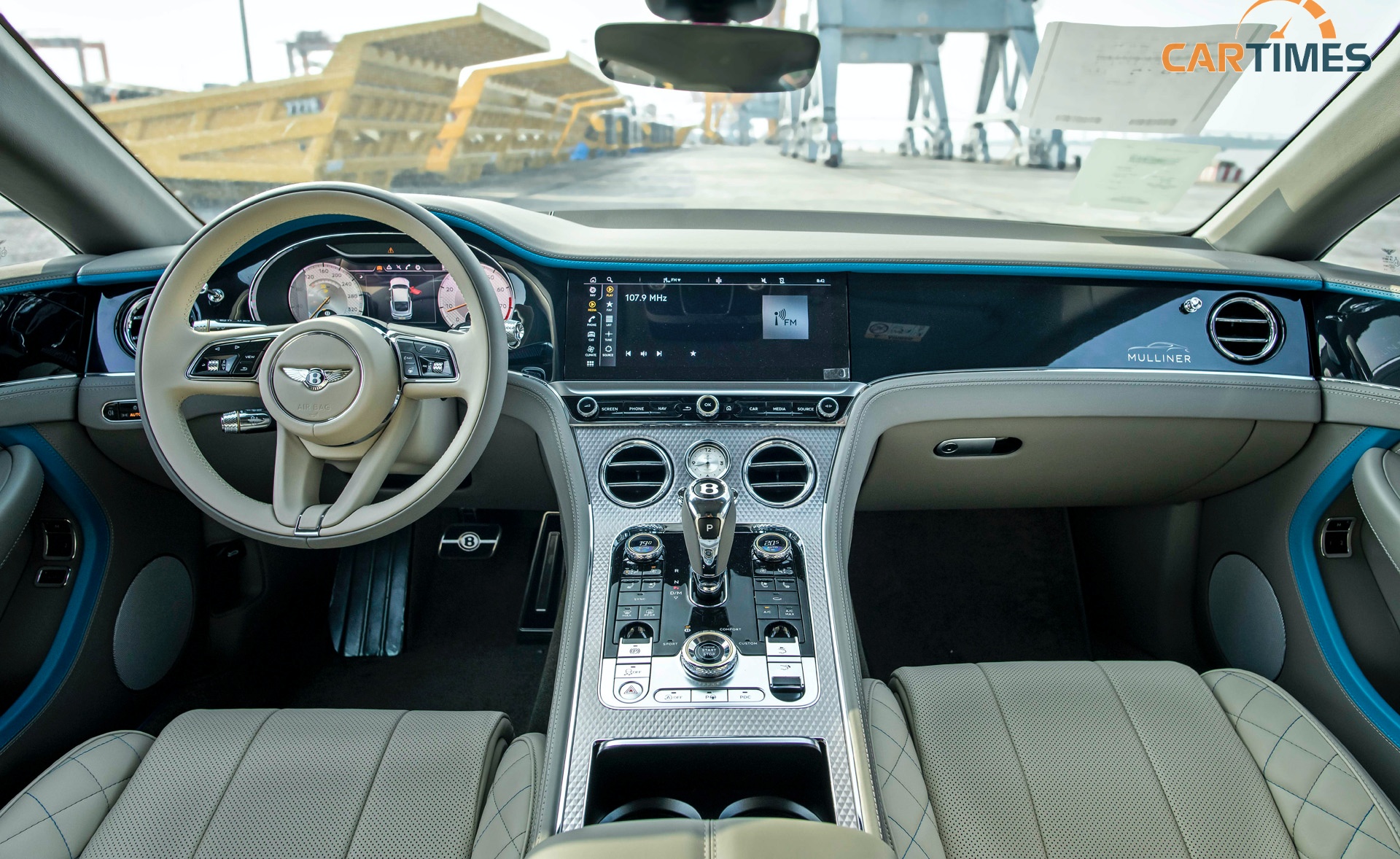 Cabin xe Bentley Continental GT V8 Mulliner 2022