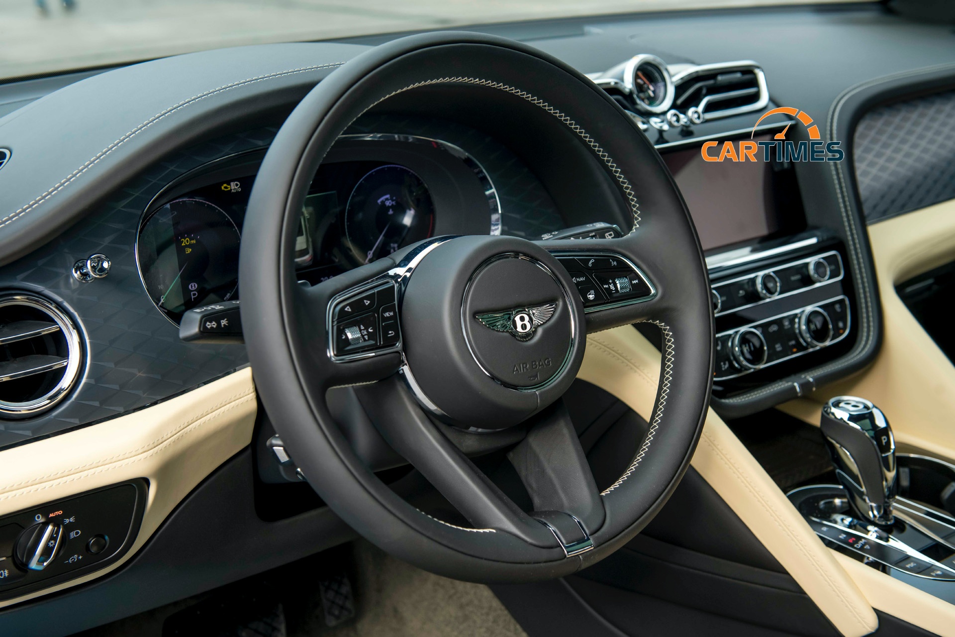 Vô lăng xe Bentley Bentayga S 2022