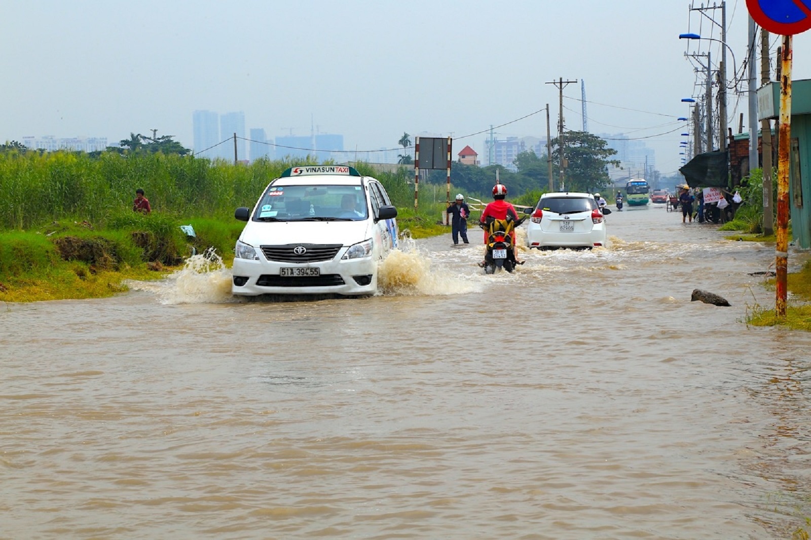 xe bị ngập nước