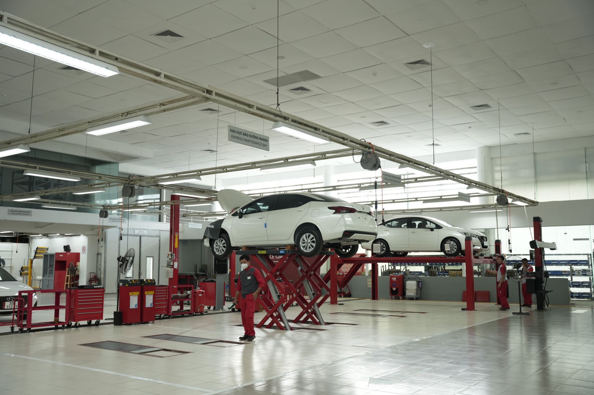 Khu vực bảo dưỡng xe của Nissan Giải Phóng