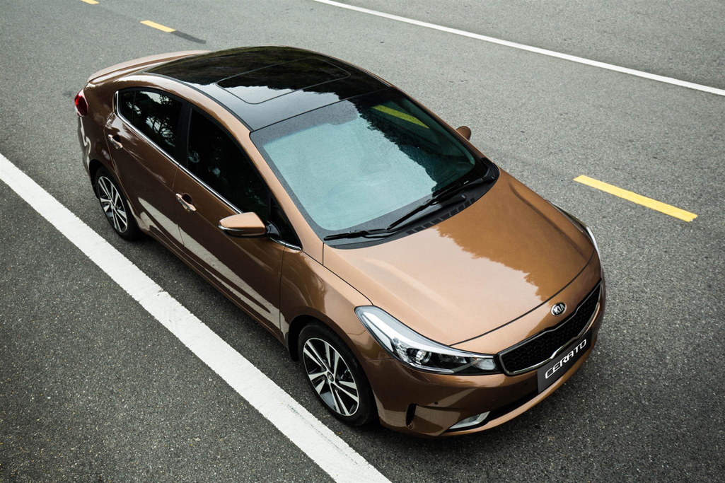 Kia Cerato SMT phiên bản vàng đồng